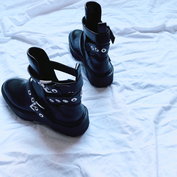 Zara Black Biker Ankle Boots With Cut Outs - Picture 4 of 8
